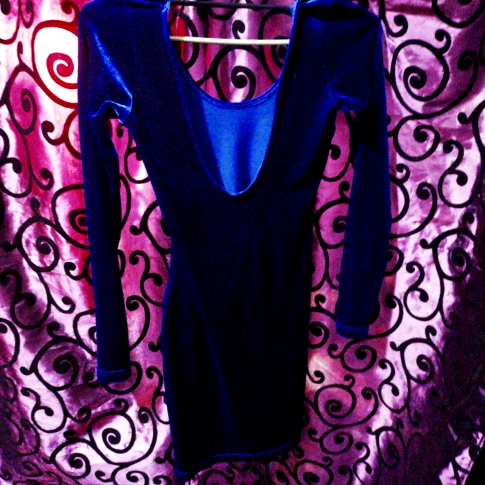 Blue Velvet Bodycon Long-Sleeve Dress